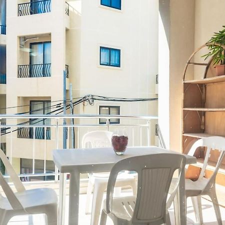 Modern Apt. Close To The Square St. Paul's Bay Bagian luar foto