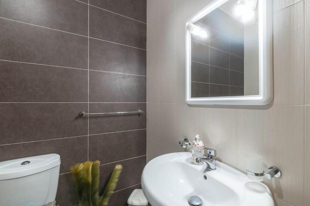Modern Apt. Close To The Square St. Paul's Bay Bagian luar foto