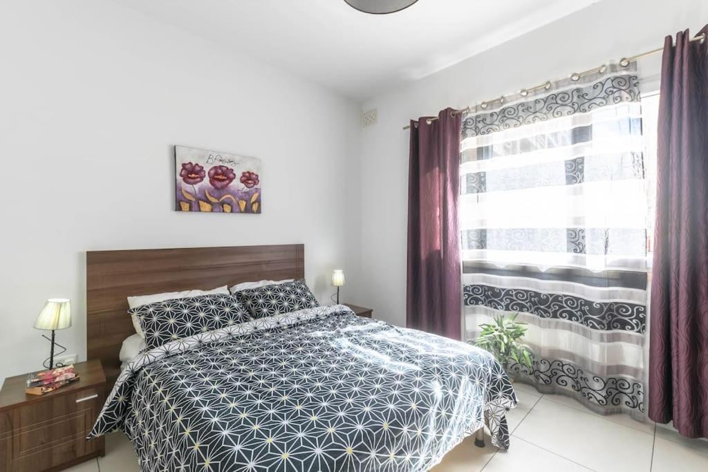 Modern Apt. Close To The Square St. Paul's Bay Bagian luar foto